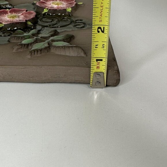 Jie Sweden 864 Ceramic Wall Art With Floral Design & Raised Detailing 12"x8" - Picture 8 of 8